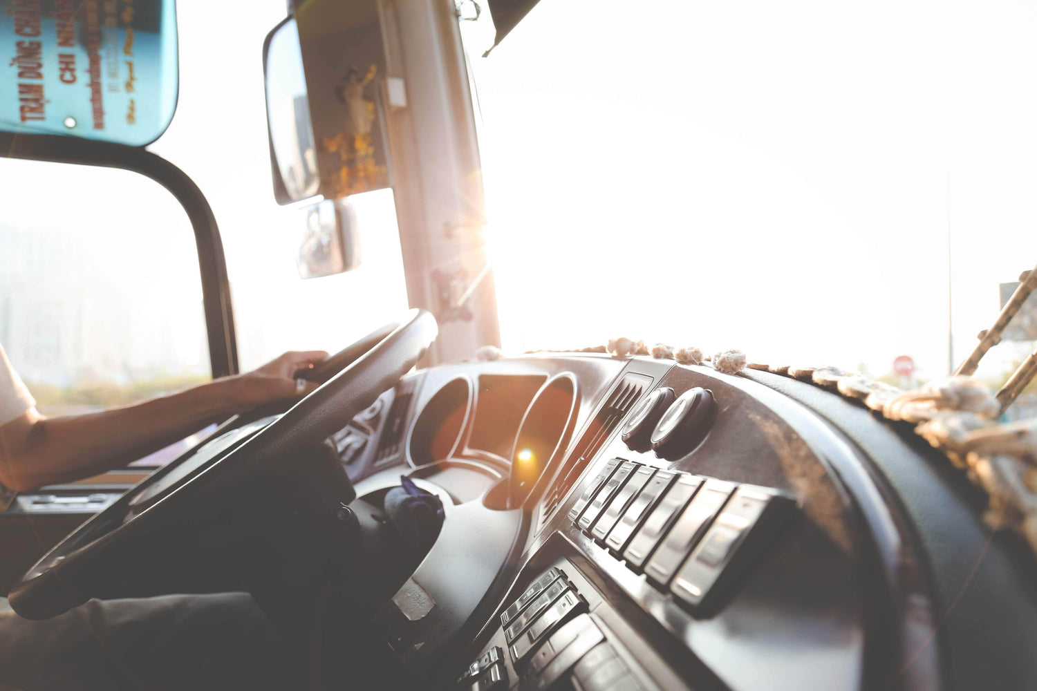 Should Your Commercial Vehicle Fleet Use Dash Cams? -  - BlackboxMyCar