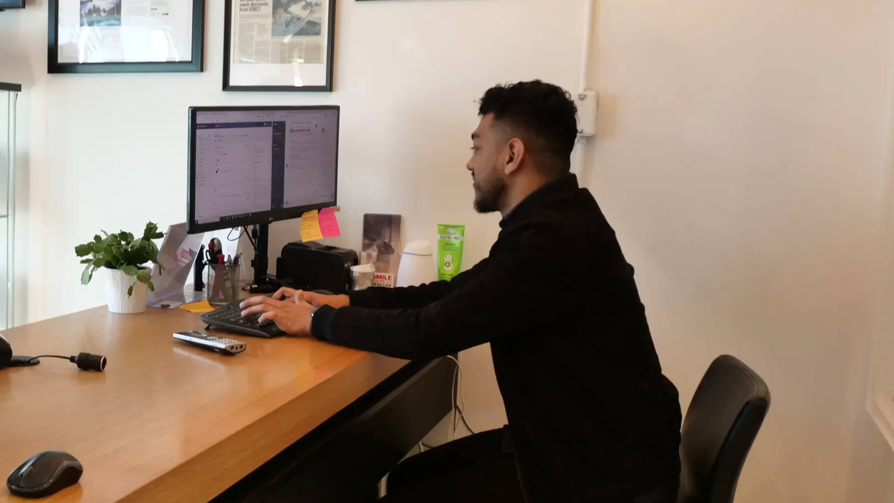 A BlackboxMyCar support specialist helping a customer